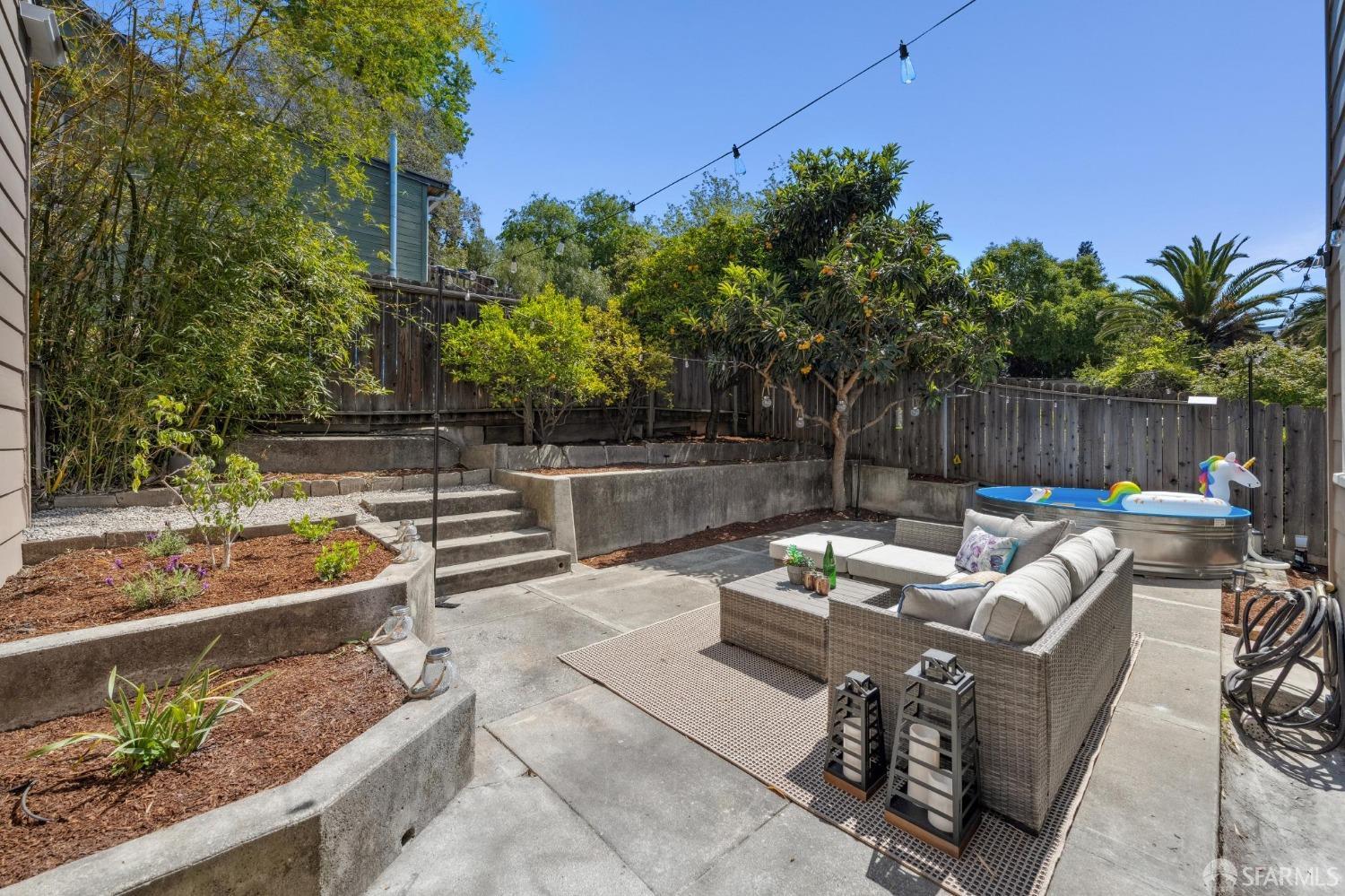 Detail Gallery Image 26 of 45 For 4600 Steele St, Oakland,  CA 94611 - 4 Beds | 2 Baths