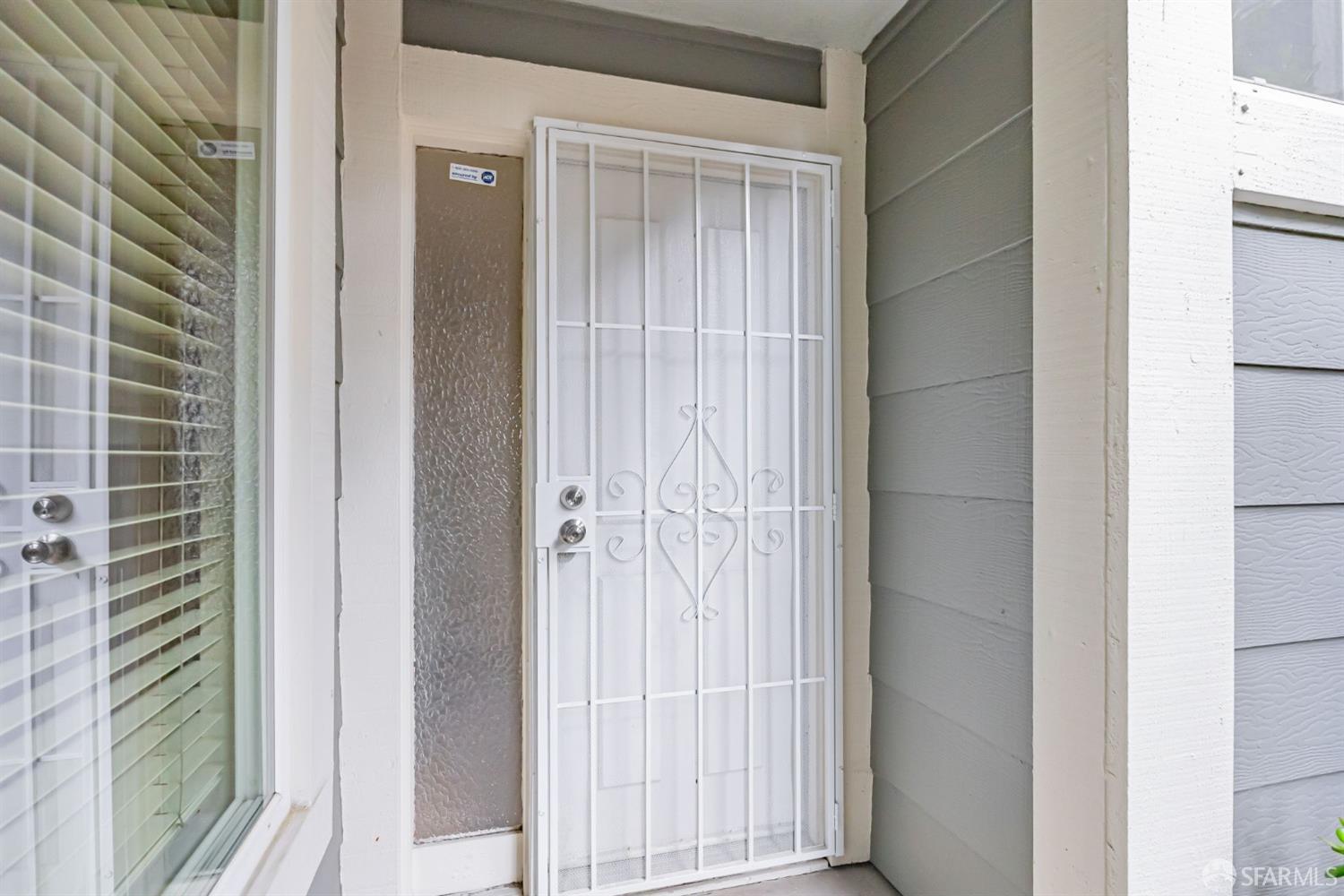 Detail Gallery Image 5 of 35 For 35 Cornwall Way, San Leandro,  CA 94577 - 3 Beds | 3 Baths