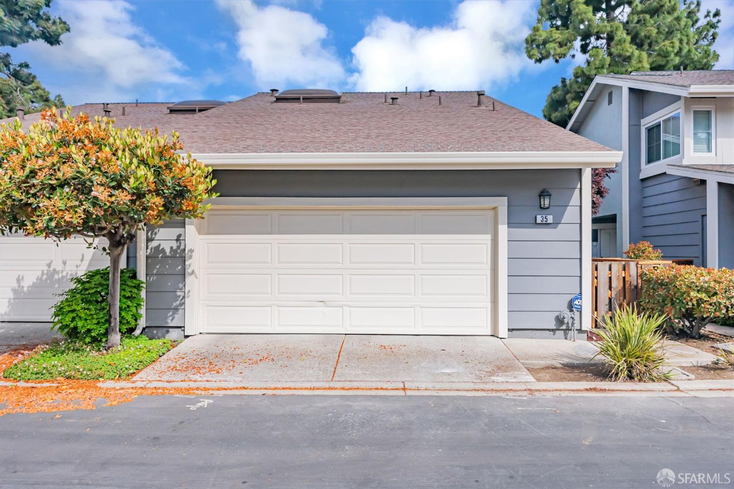 Detail Gallery Image 2 of 35 For 35 Cornwall Way, San Leandro,  CA 94577 - 3 Beds | 3 Baths