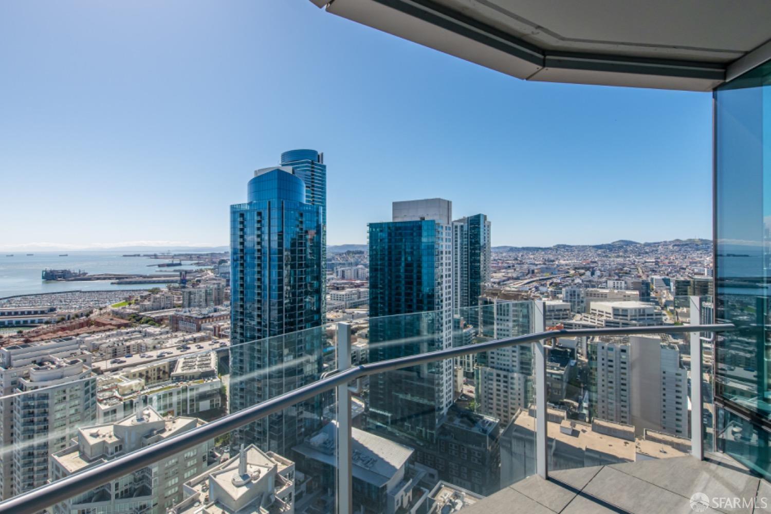 Detail Gallery Image 25 of 27 For 201 Folsom St Ph41c,  San Francisco,  CA 94105 - 3 Beds | 3/1 Baths