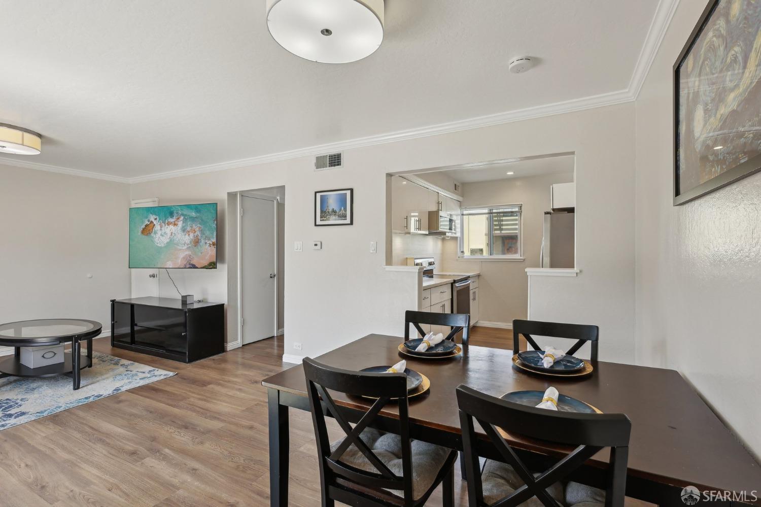 Detail Gallery Image 2 of 38 For 7212 Admiralty Ln, Foster City,  CA 94404 - 2 Beds | 1/1 Baths