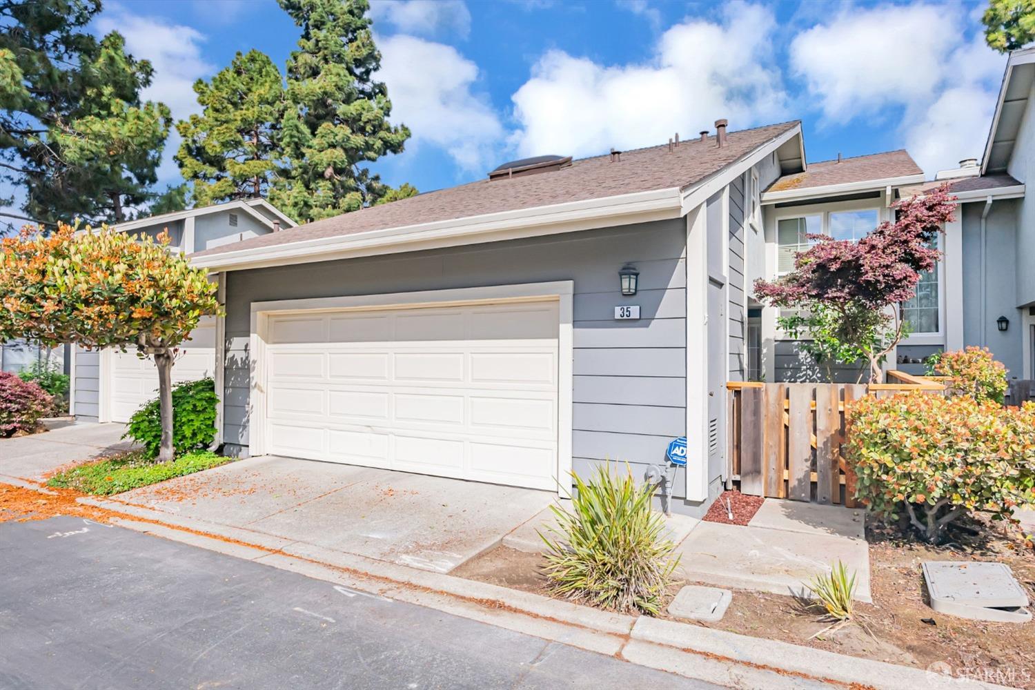 Detail Gallery Image 1 of 35 For 35 Cornwall Way, San Leandro,  CA 94577 - 3 Beds | 3 Baths