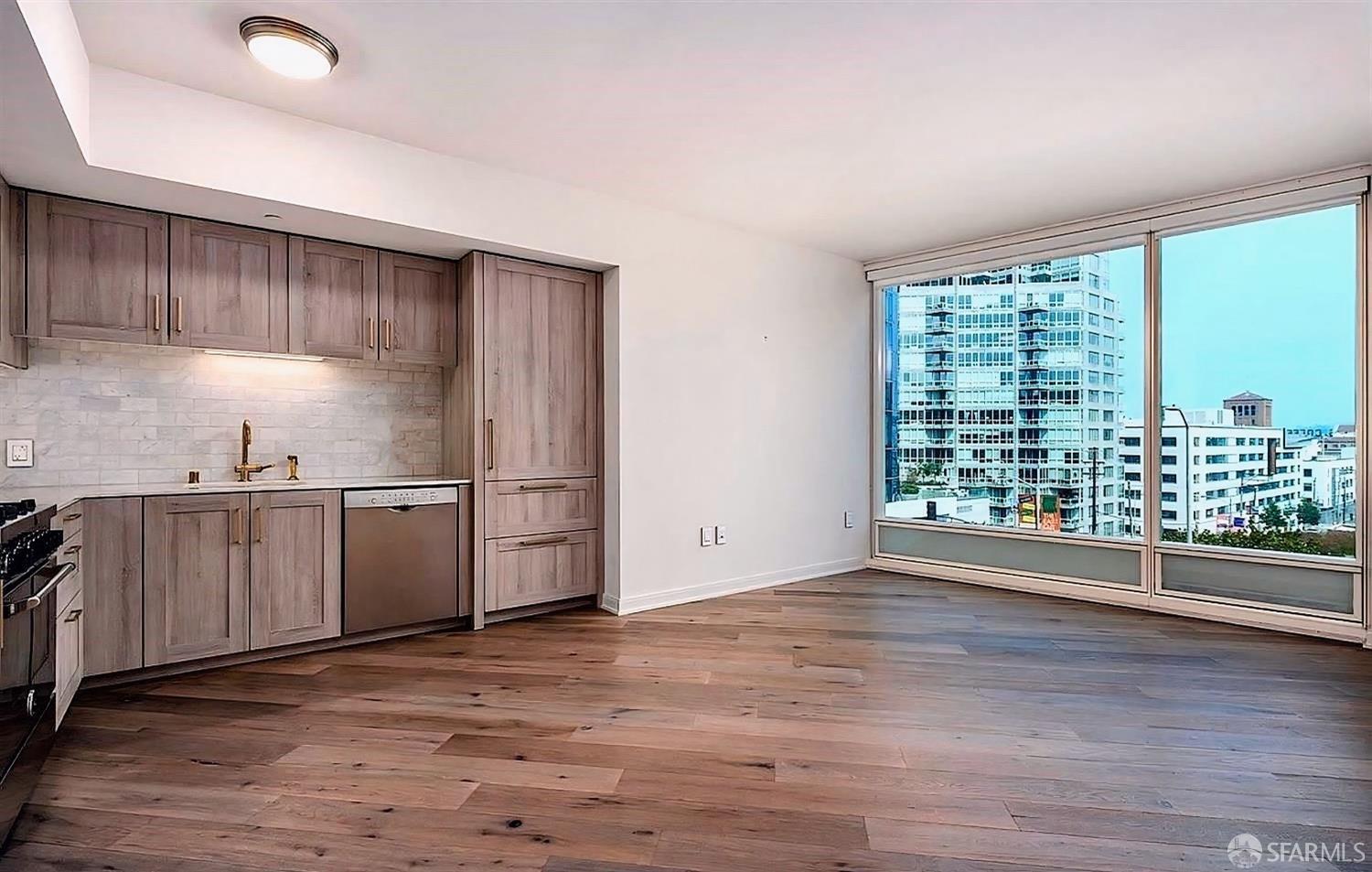 MLS: 425033910 Condo For Sale
