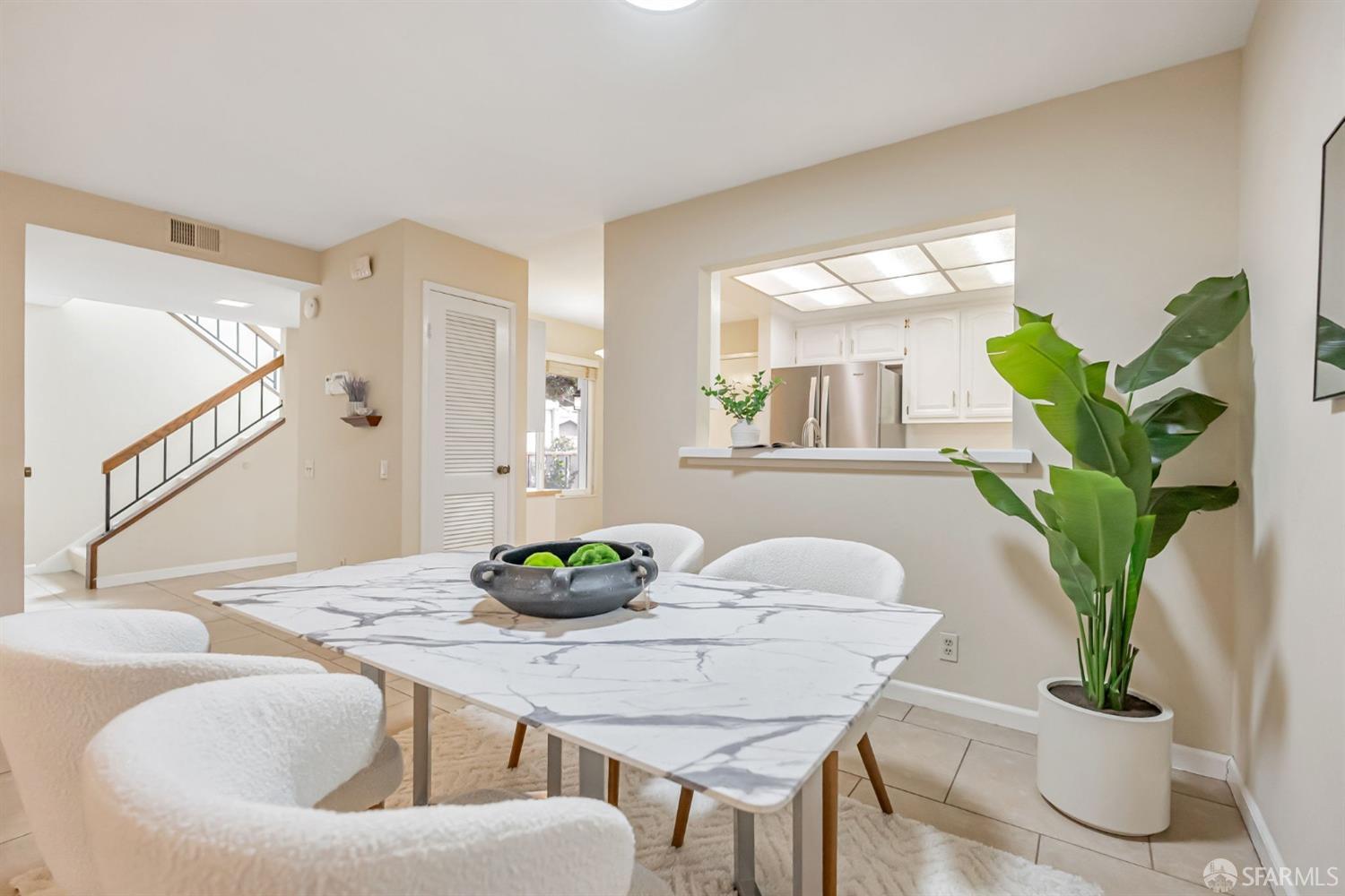 Detail Gallery Image 17 of 35 For 35 Cornwall Way, San Leandro,  CA 94577 - 3 Beds | 3 Baths