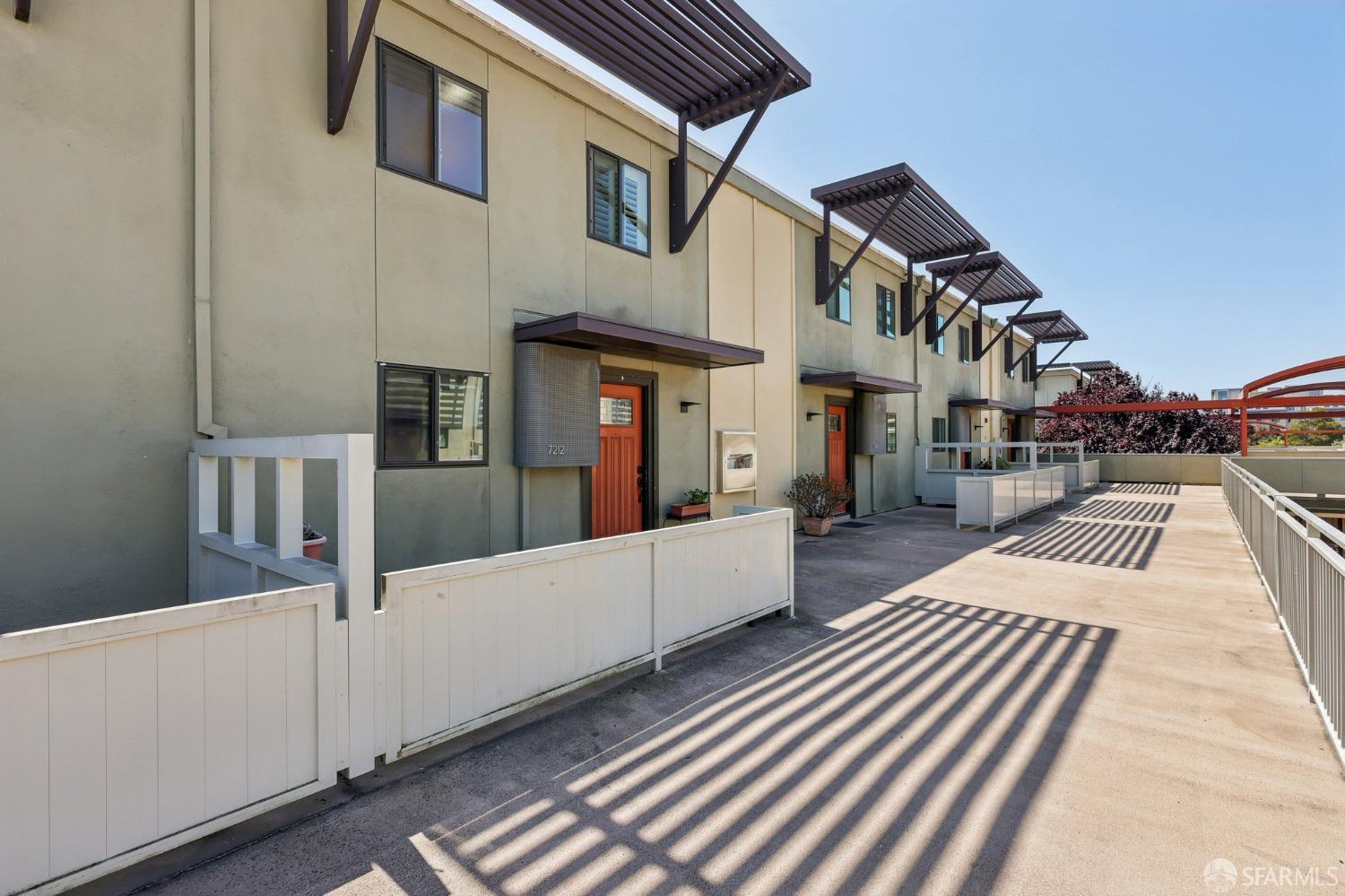 Detail Gallery Image 1 of 38 For 7212 Admiralty Ln, Foster City,  CA 94404 - 2 Beds | 1/1 Baths