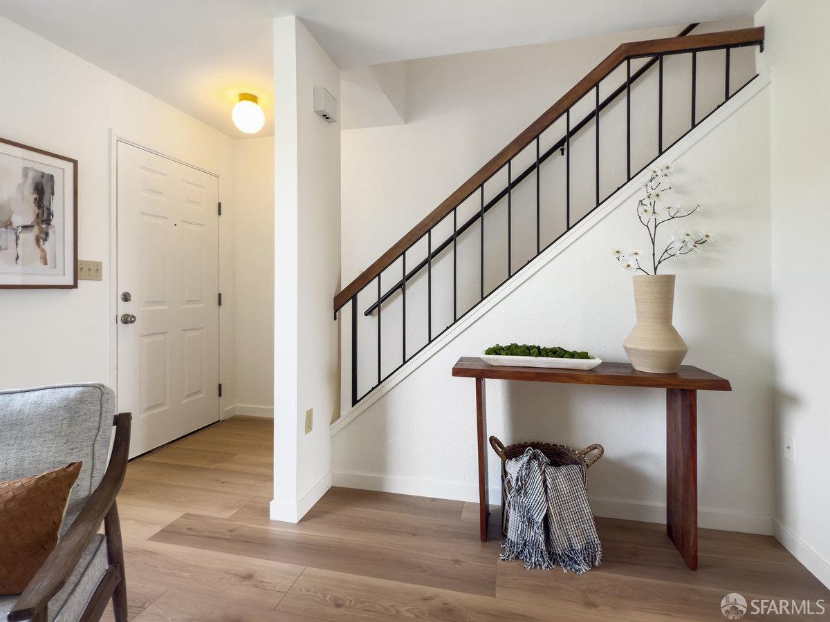 Detail Gallery Image 6 of 29 For 30 Sheffield Ct, San Pablo,  CA 94806 - 2 Beds | 1/1 Baths