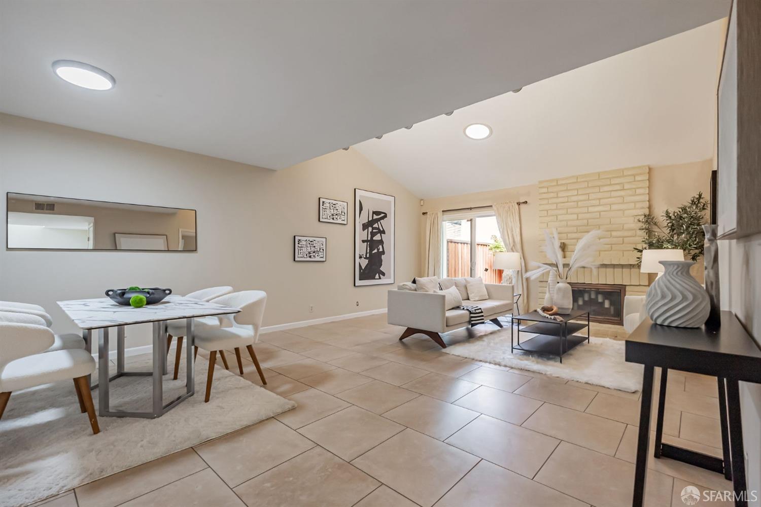 Detail Gallery Image 11 of 35 For 35 Cornwall Way, San Leandro,  CA 94577 - 3 Beds | 3 Baths