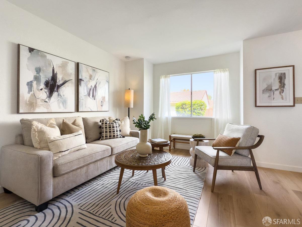 Detail Gallery Image 2 of 29 For 30 Sheffield Ct, San Pablo,  CA 94806 - 2 Beds | 1/1 Baths