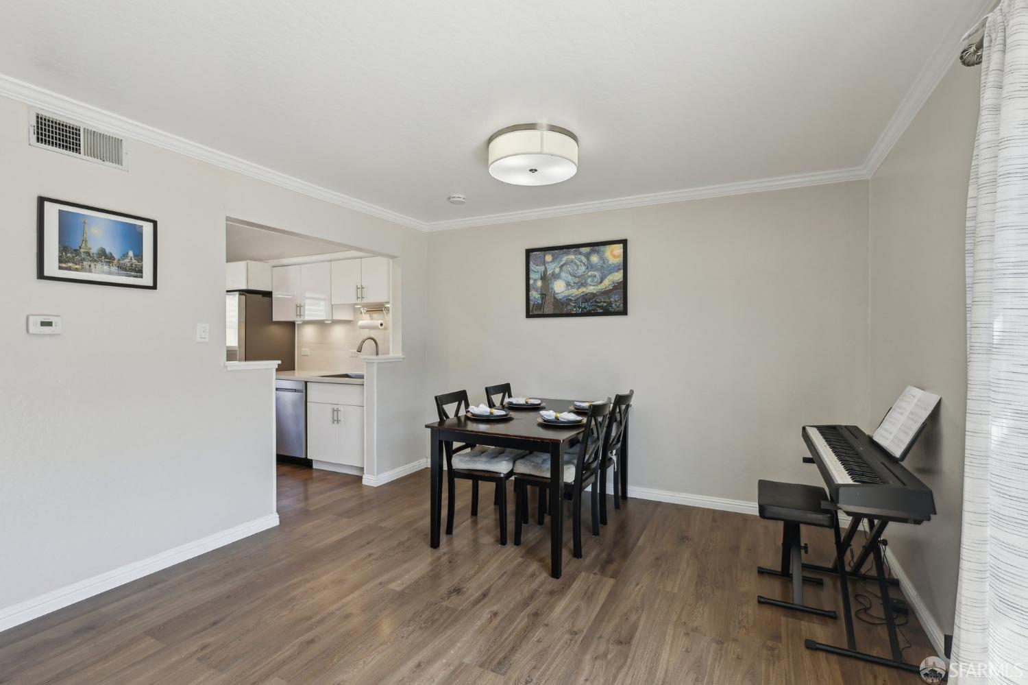Detail Gallery Image 6 of 38 For 7212 Admiralty Ln, Foster City,  CA 94404 - 2 Beds | 1/1 Baths