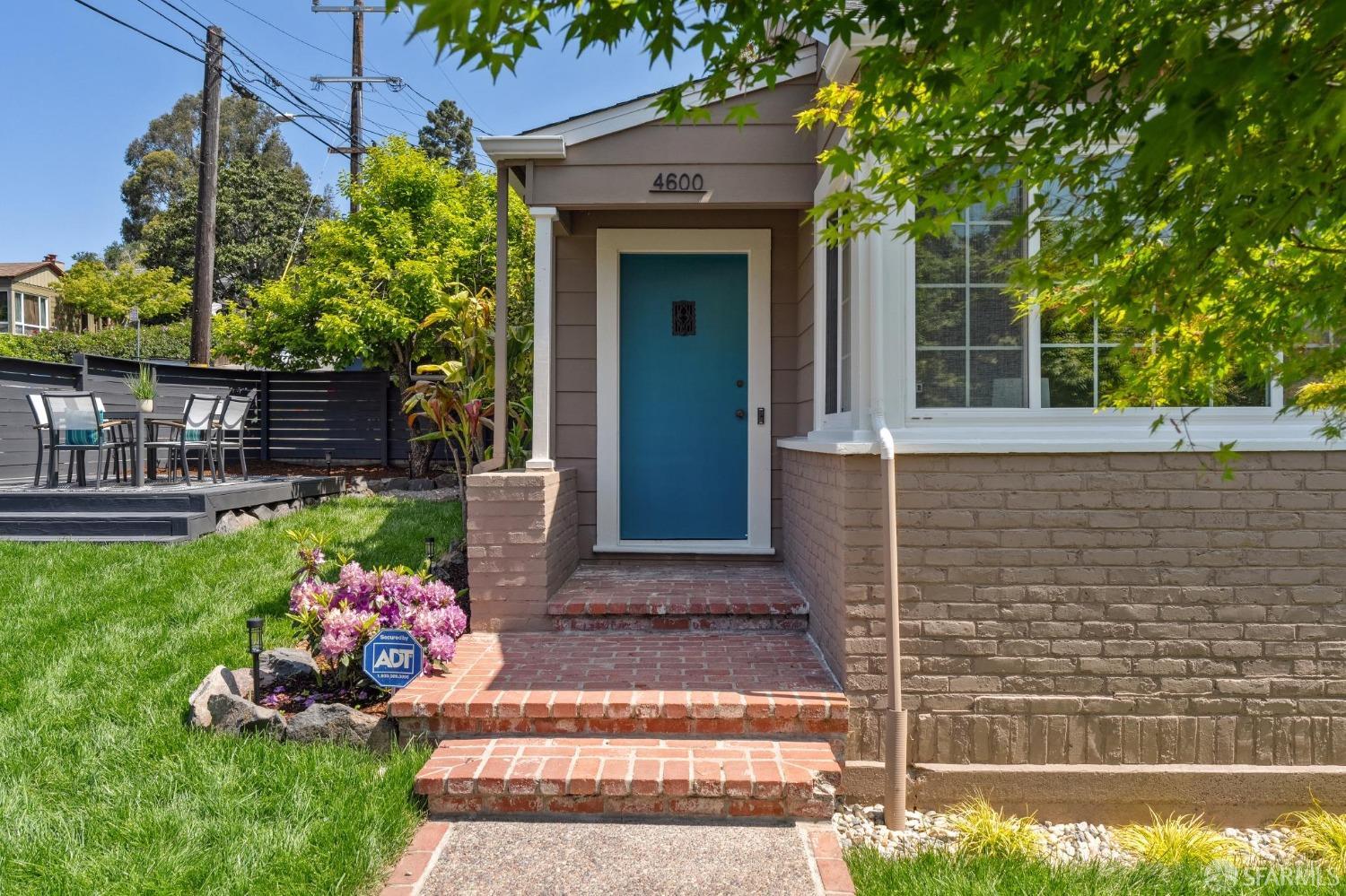 Detail Gallery Image 1 of 45 For 4600 Steele St, Oakland,  CA 94611 - 4 Beds | 2 Baths