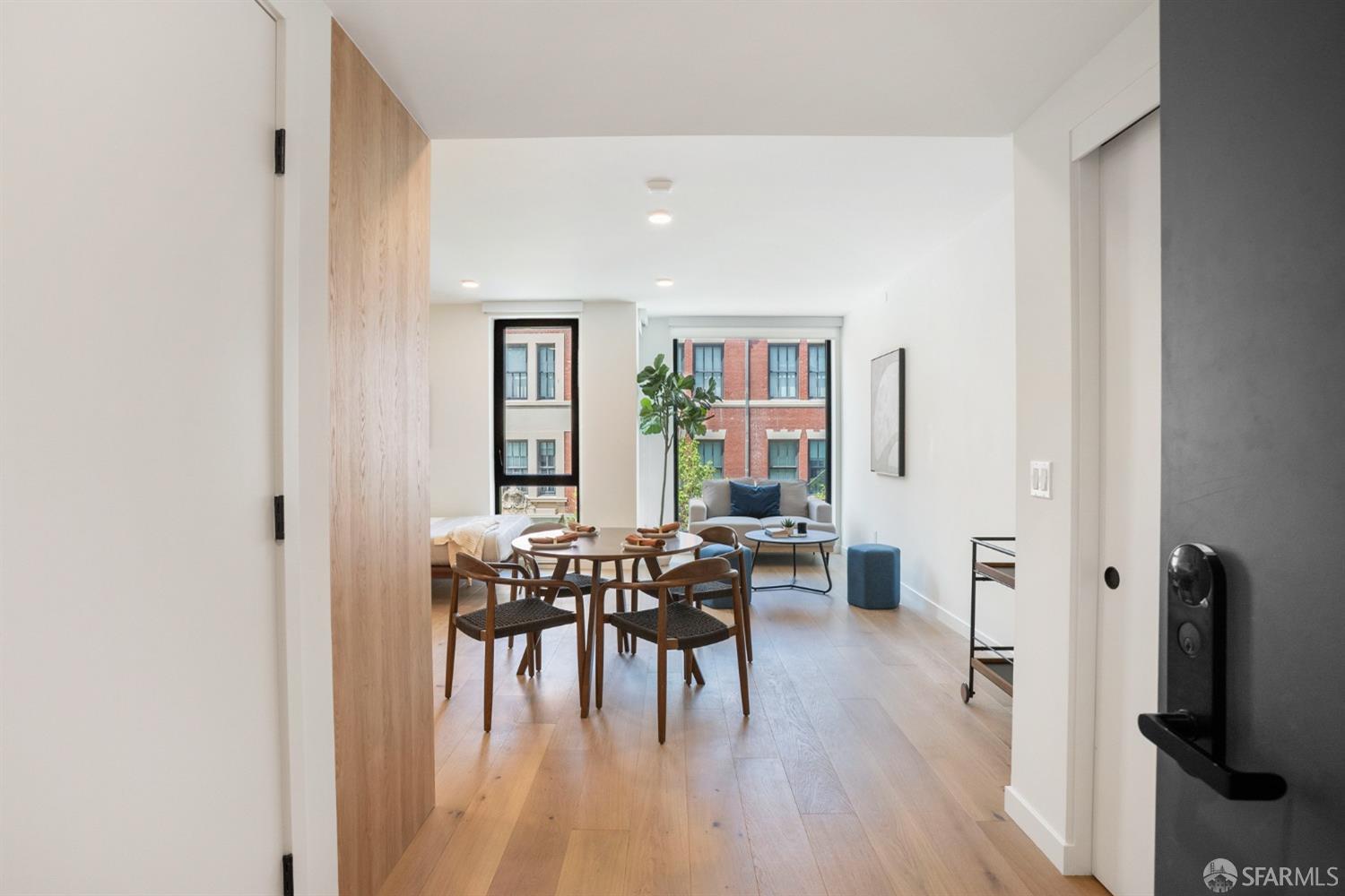 Photo #3: 425030085 Listing 