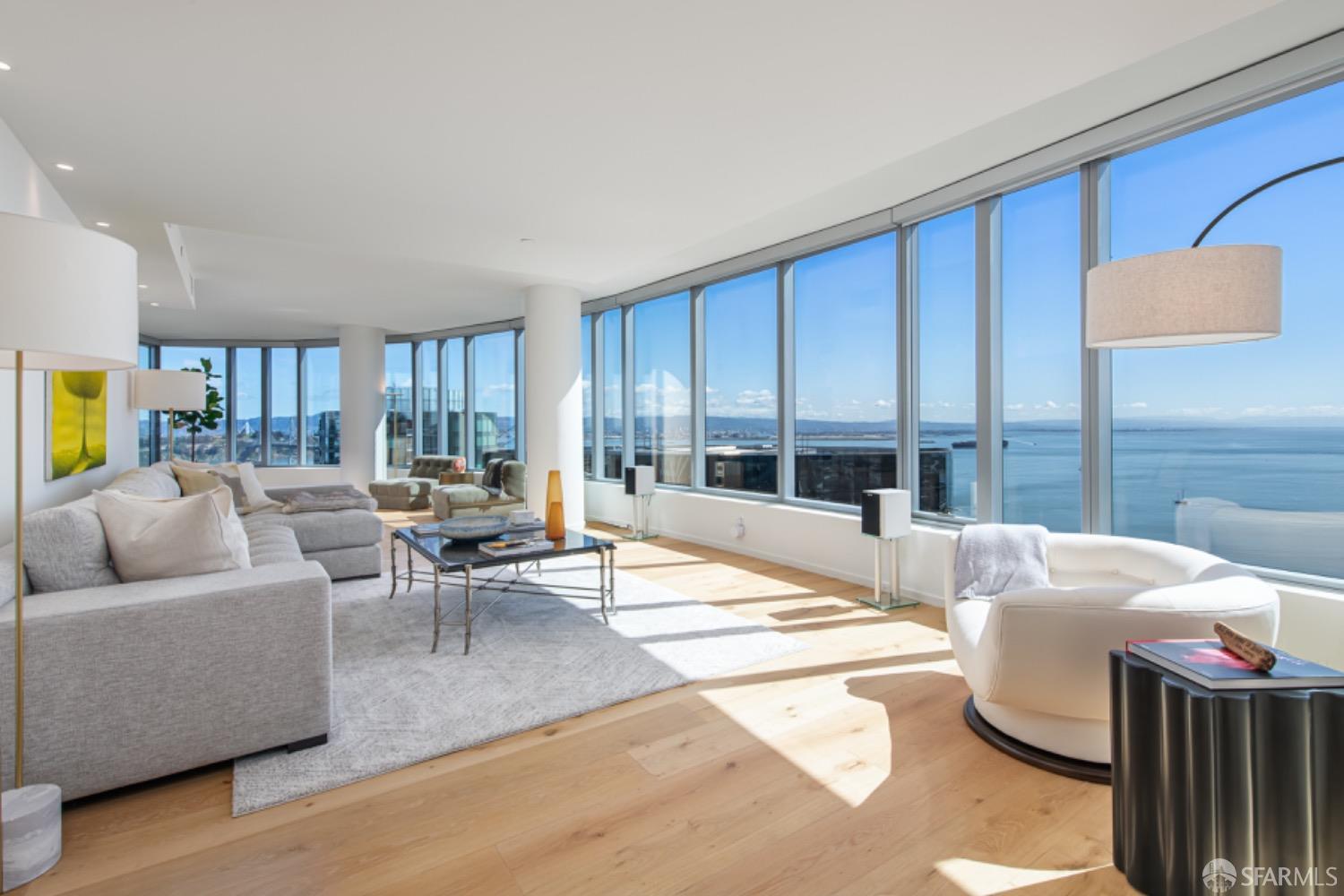 Detail Gallery Image 15 of 27 For 201 Folsom St Ph41c,  San Francisco,  CA 94105 - 3 Beds | 3/1 Baths