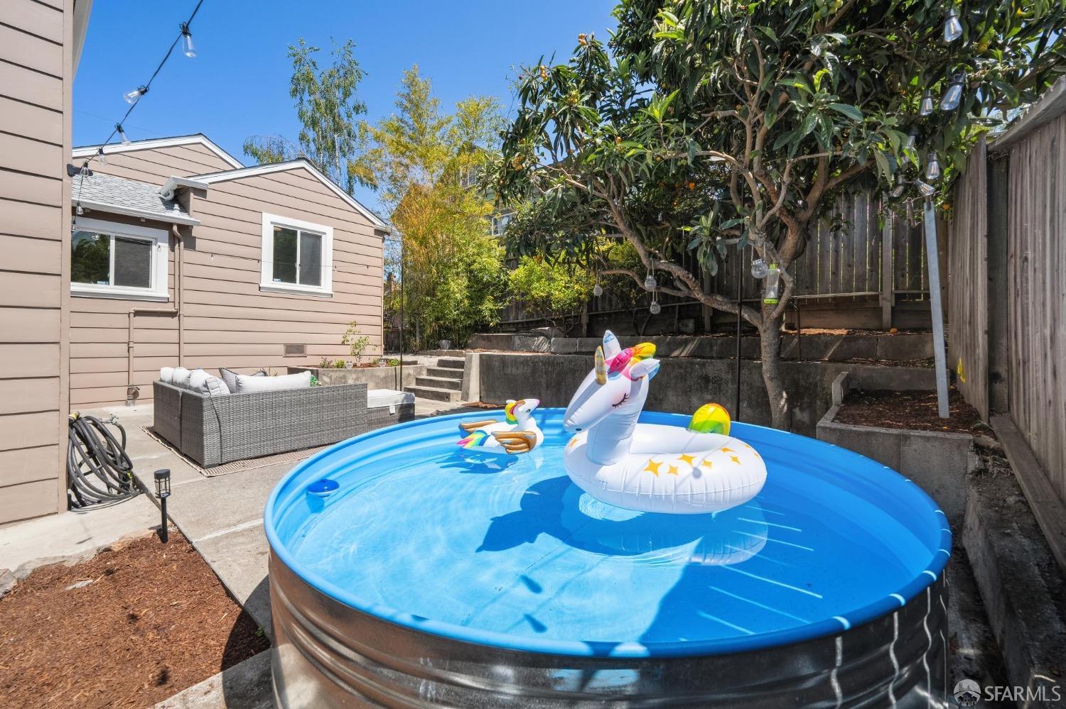 Detail Gallery Image 29 of 45 For 4600 Steele St, Oakland,  CA 94611 - 4 Beds | 2 Baths