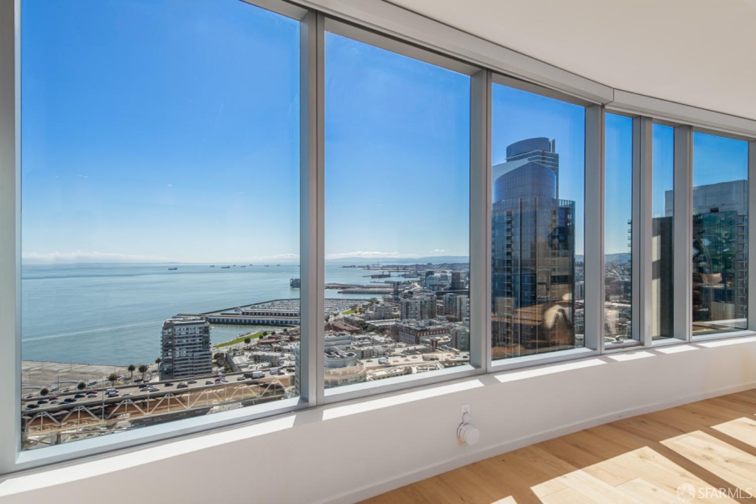 Detail Gallery Image 16 of 27 For 201 Folsom St Ph41c,  San Francisco,  CA 94105 - 3 Beds | 3/1 Baths
