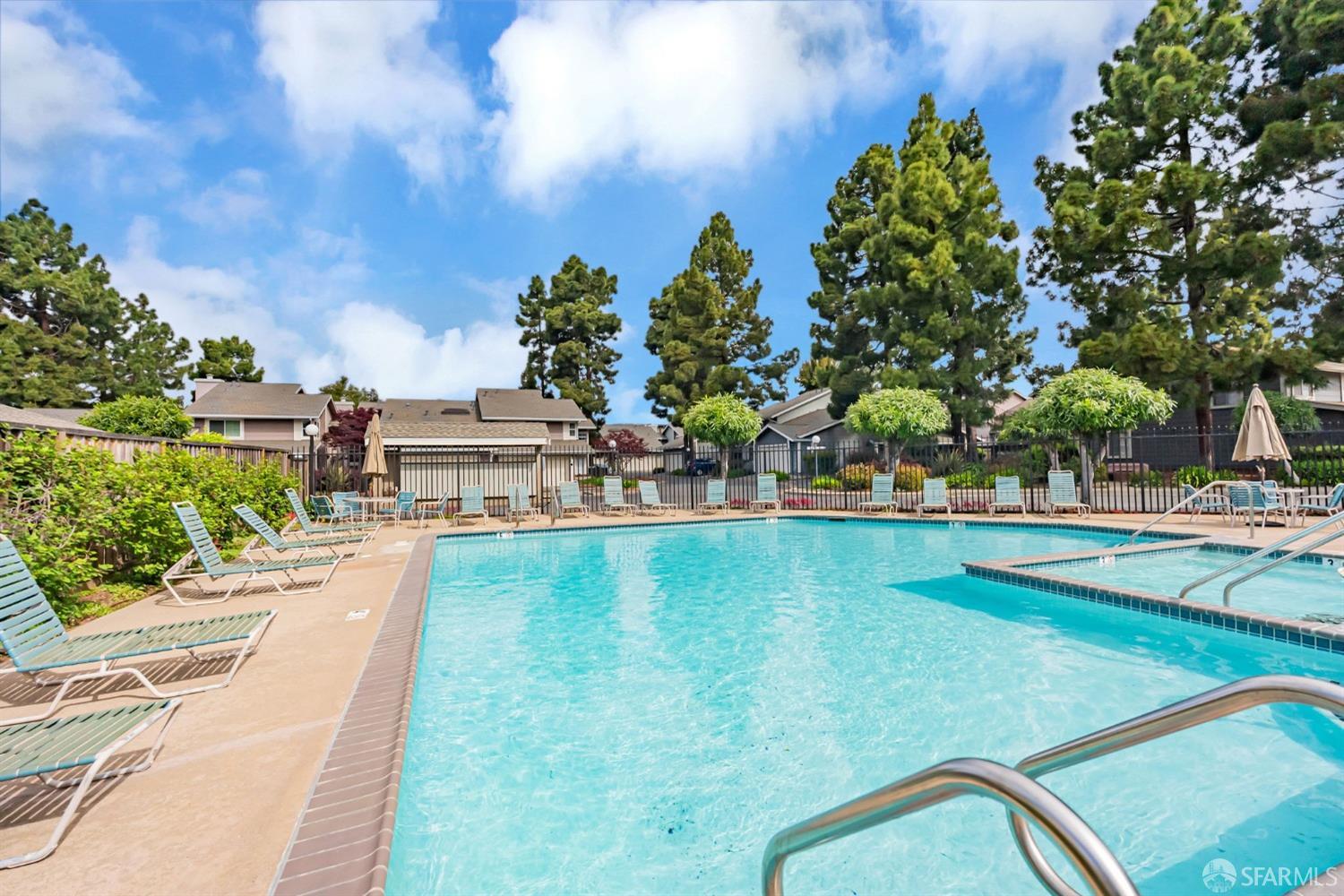 Detail Gallery Image 35 of 35 For 35 Cornwall Way, San Leandro,  CA 94577 - 3 Beds | 3 Baths