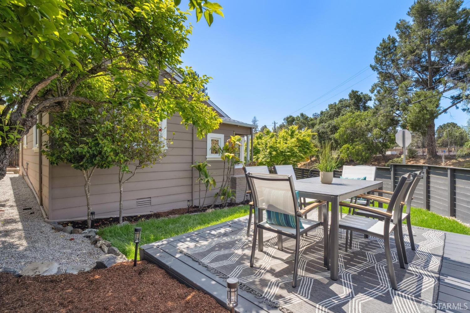 Detail Gallery Image 33 of 45 For 4600 Steele St, Oakland,  CA 94611 - 4 Beds | 2 Baths