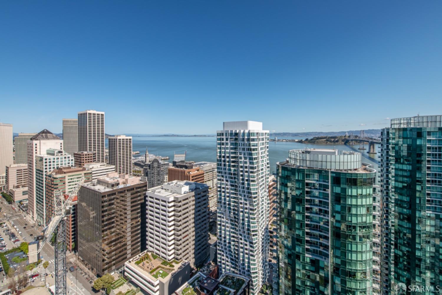 Detail Gallery Image 19 of 27 For 201 Folsom St Ph41c,  San Francisco,  CA 94105 - 3 Beds | 3/1 Baths