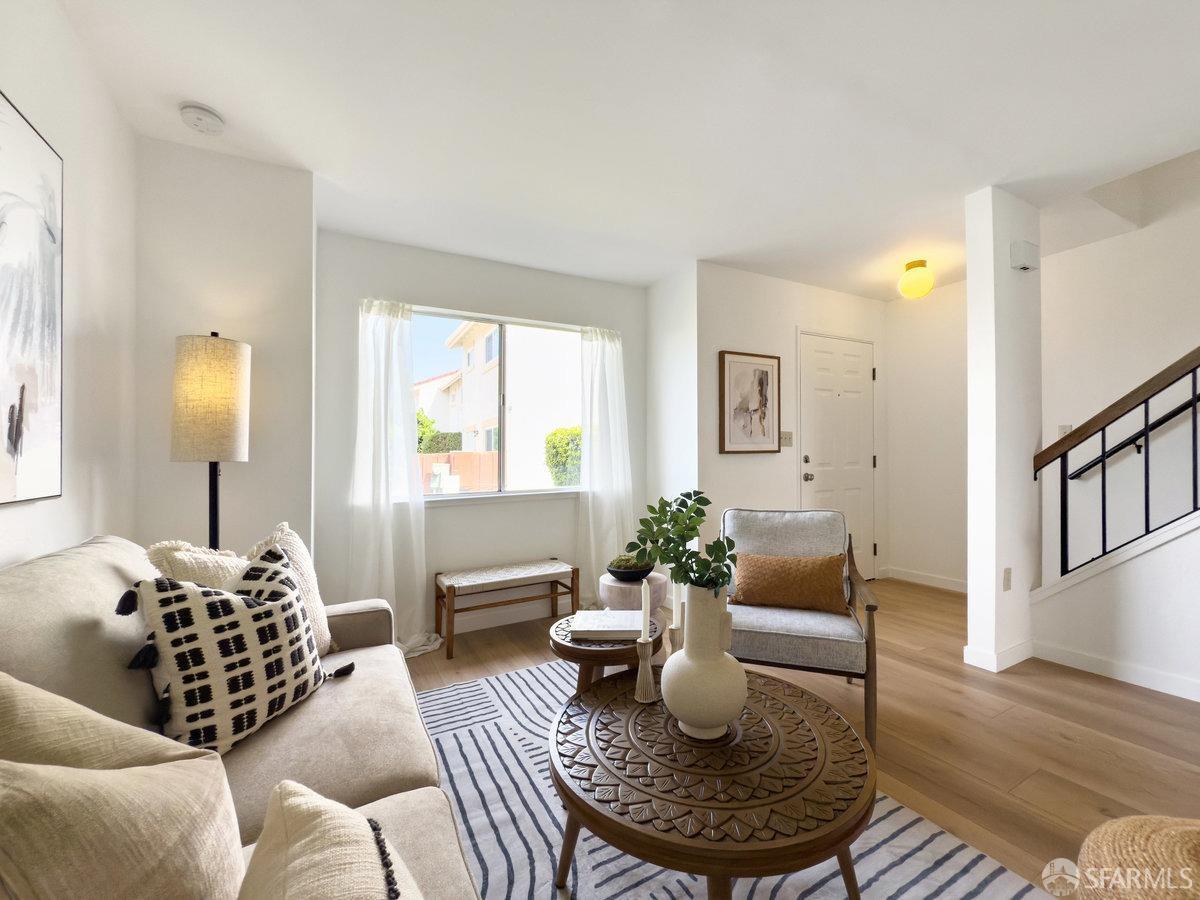 Detail Gallery Image 5 of 29 For 30 Sheffield Ct, San Pablo,  CA 94806 - 2 Beds | 1/1 Baths