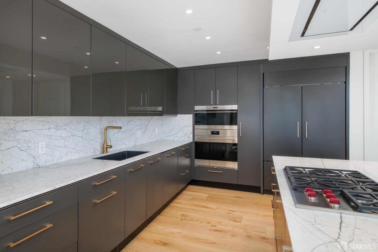 Detail Gallery Image 12 of 27 For 201 Folsom St Ph41c,  San Francisco,  CA 94105 - 3 Beds | 3/1 Baths