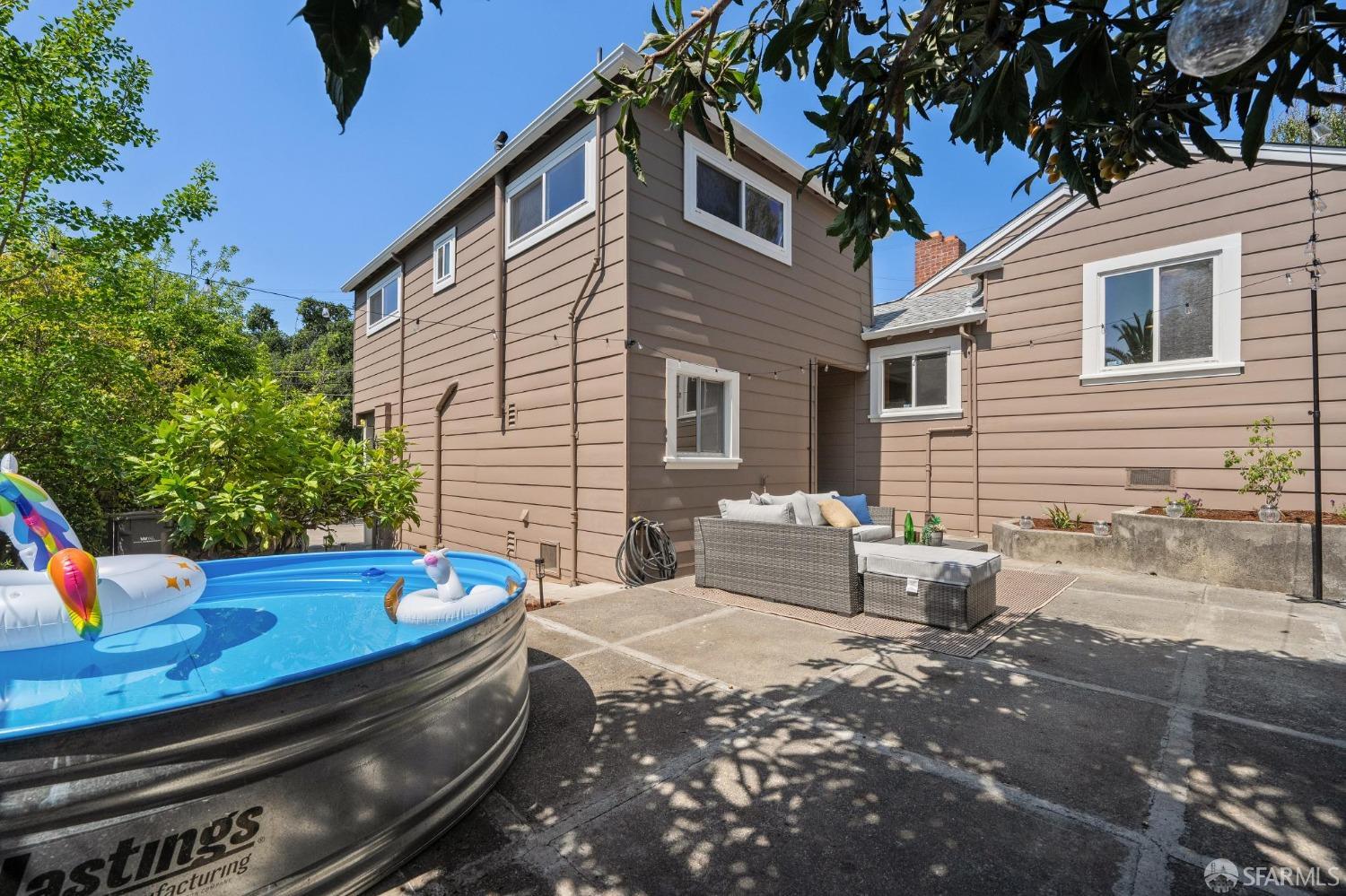 Detail Gallery Image 28 of 45 For 4600 Steele St, Oakland,  CA 94611 - 4 Beds | 2 Baths
