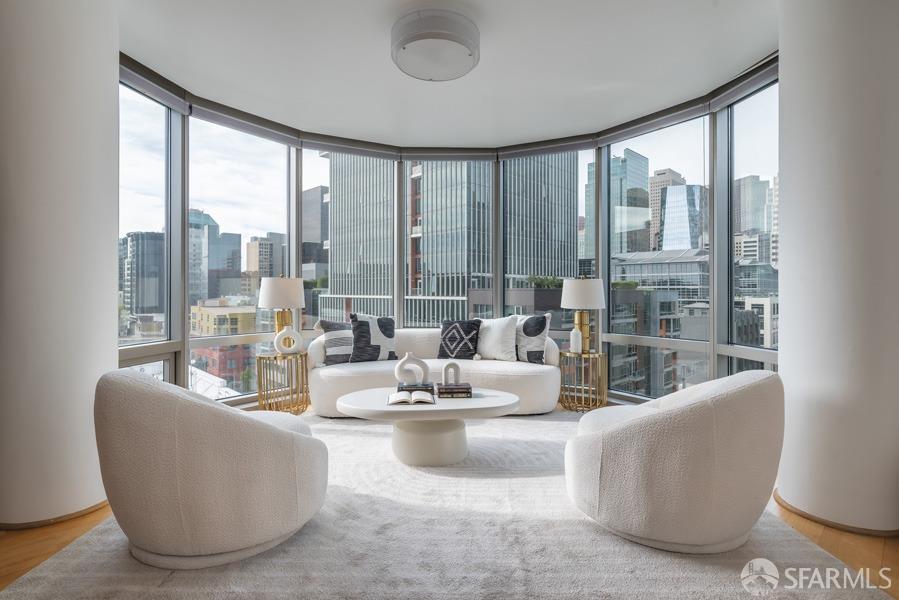 333 1st Street Unit: N804L