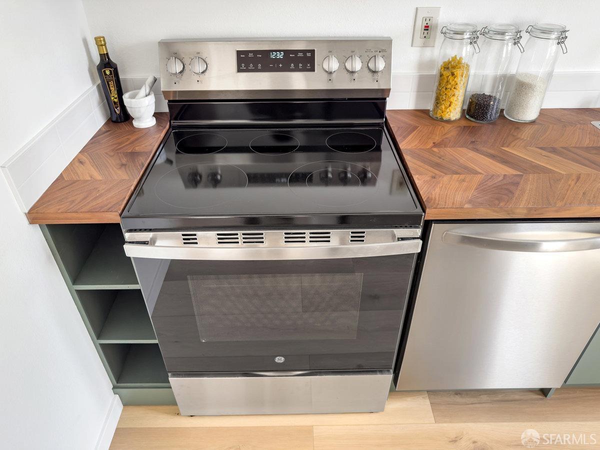 Detail Gallery Image 15 of 29 For 30 Sheffield Ct, San Pablo,  CA 94806 - 2 Beds | 1/1 Baths