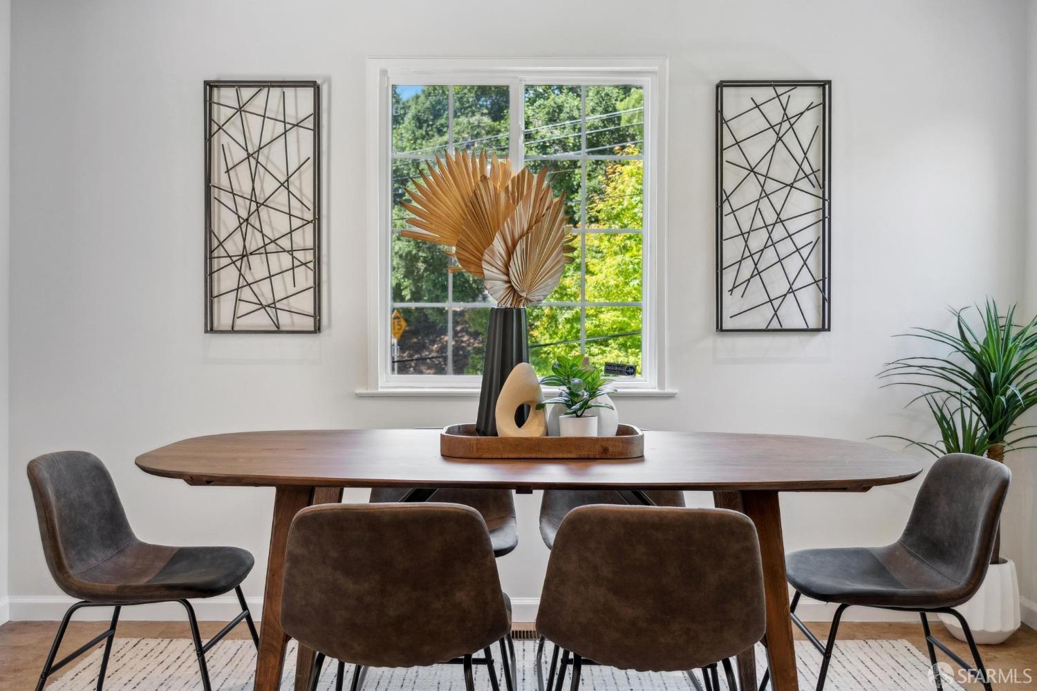 Detail Gallery Image 9 of 45 For 4600 Steele St, Oakland,  CA 94611 - 4 Beds | 2 Baths
