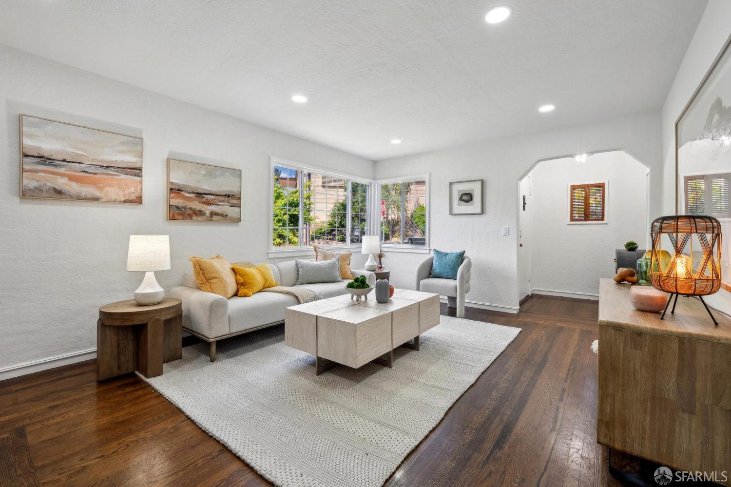 Detail Gallery Image 7 of 45 For 4600 Steele St, Oakland,  CA 94611 - 4 Beds | 2 Baths