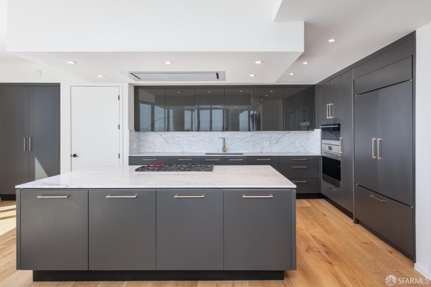 Detail Gallery Image 11 of 27 For 201 Folsom St Ph41c,  San Francisco,  CA 94105 - 3 Beds | 3/1 Baths