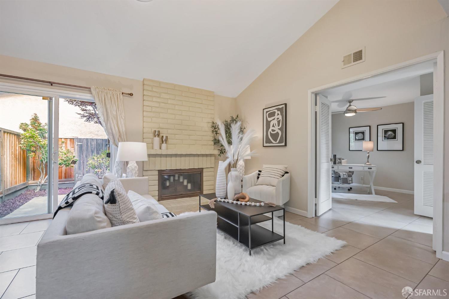 Detail Gallery Image 7 of 35 For 35 Cornwall Way, San Leandro,  CA 94577 - 3 Beds | 3 Baths