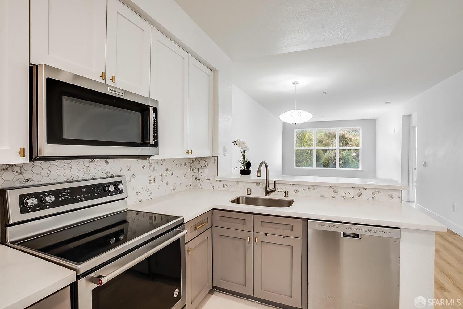 Detail Gallery Image 24 of 35 For 1 Crescent Way #1301,  San Francisco,  CA 94134 - 2 Beds | 2 Baths