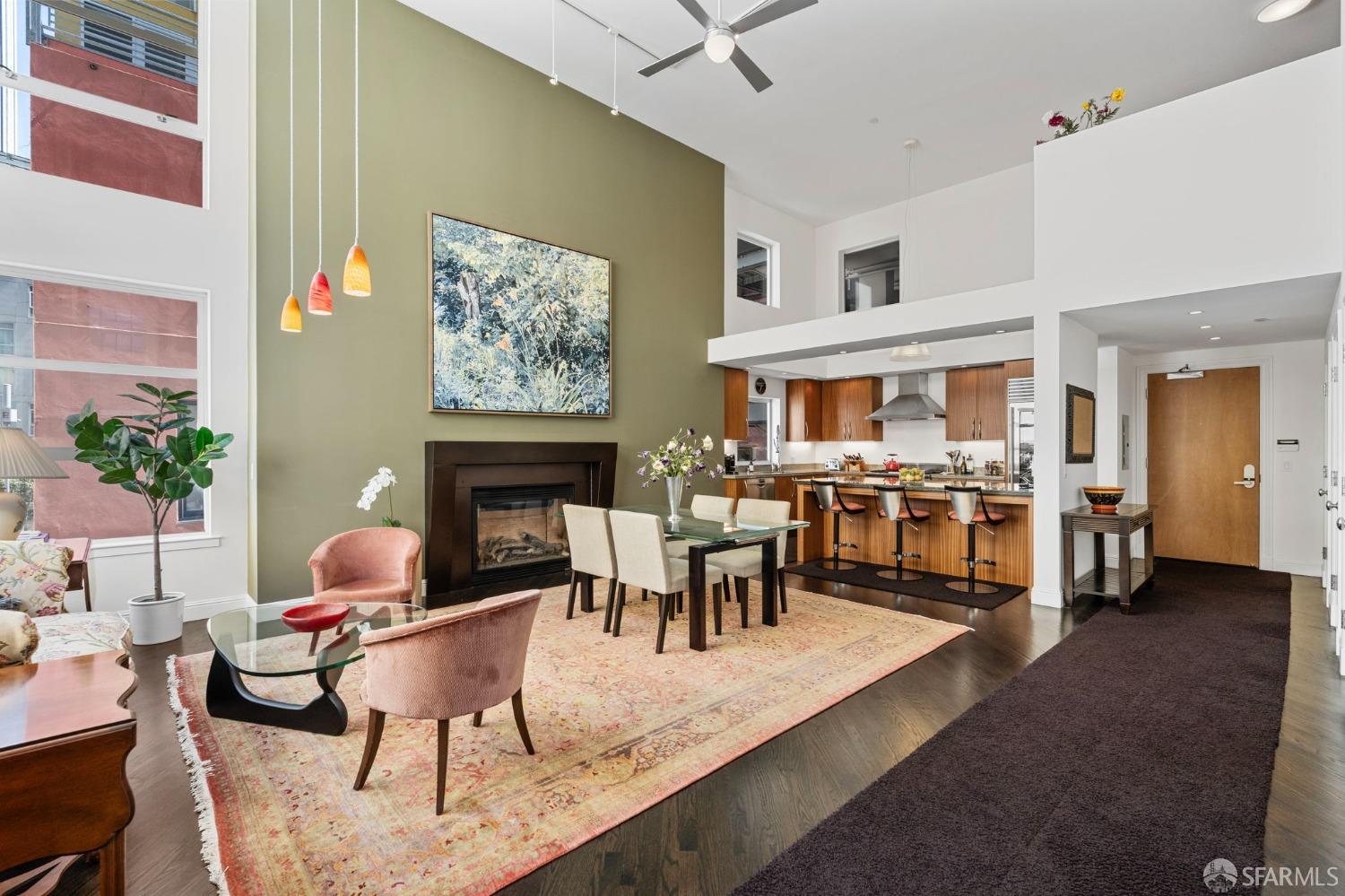 Photo #3: 425037383 Listing 