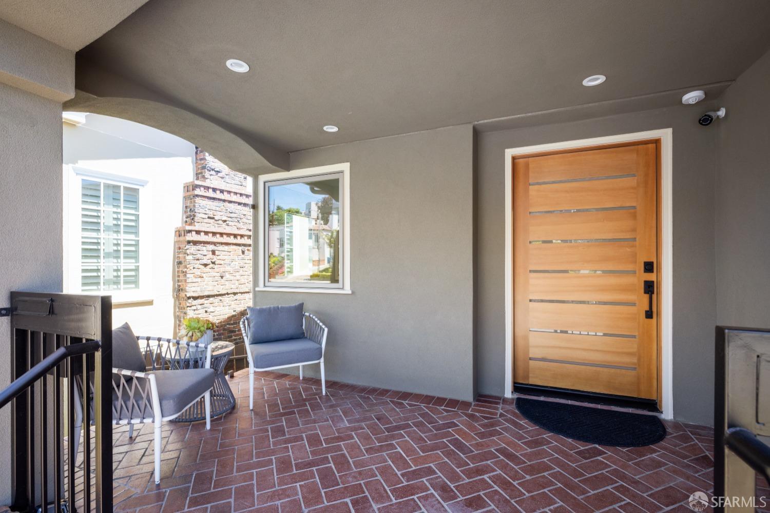 Detail Gallery Image 7 of 86 For 866 Faxon Ave, San Francisco,  CA 94112 - 6 Beds | 6 Baths
