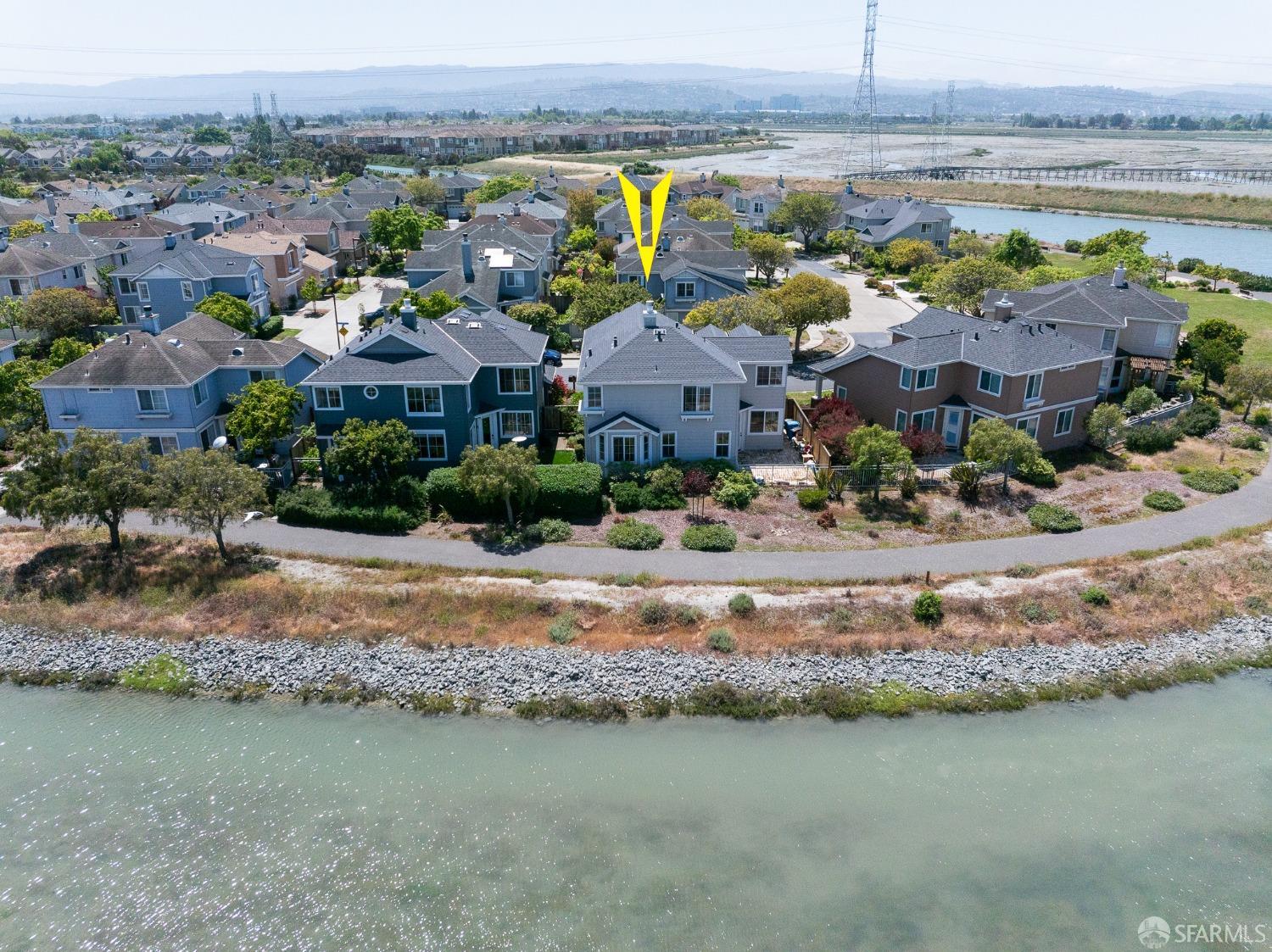 Detail Gallery Image 2 of 8 For 3044 Whisperwave Cir, Redwood City,  CA 94065 - 4 Beds | 2/1 Baths