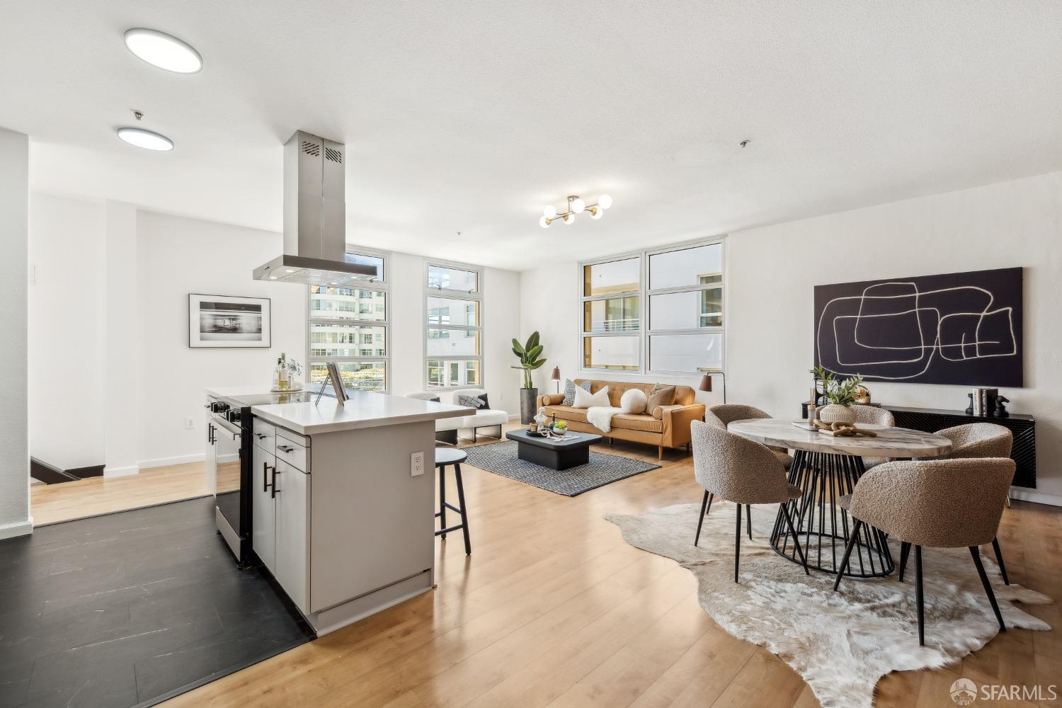 Detail Gallery Image 1 of 38 For 400 Spear St #303,  San Francisco,  CA 94105 - 1 Beds | 1 Baths