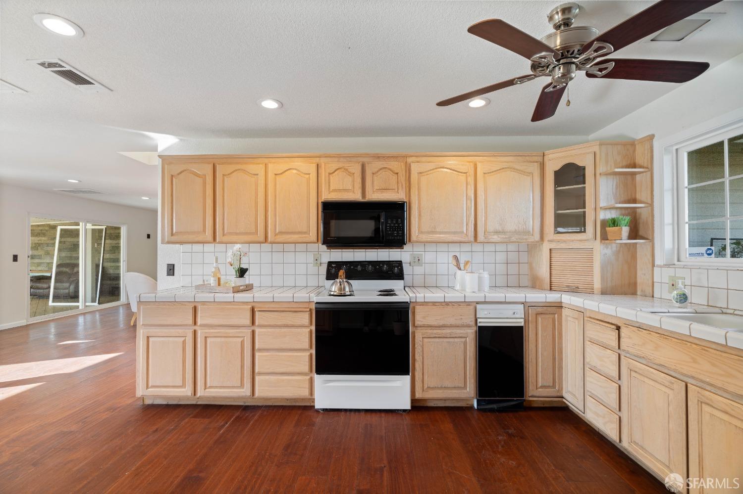 Detail Gallery Image 9 of 52 For 350 Camino Diablo Rd, Brentwood,  CA 94513 - 3 Beds | 3 Baths