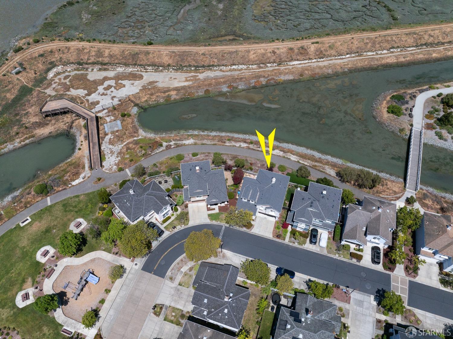 Detail Gallery Image 4 of 8 For 3044 Whisperwave Cir, Redwood City,  CA 94065 - 4 Beds | 2/1 Baths