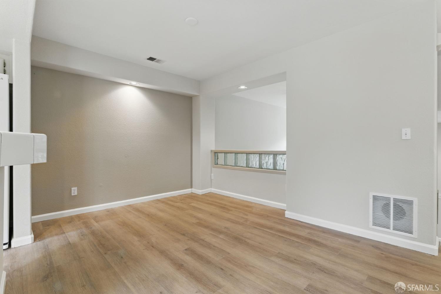 Detail Gallery Image 14 of 44 For 55 Erin Ln, Half Moon Bay,  CA 94019 - 2 Beds | 2/1 Baths