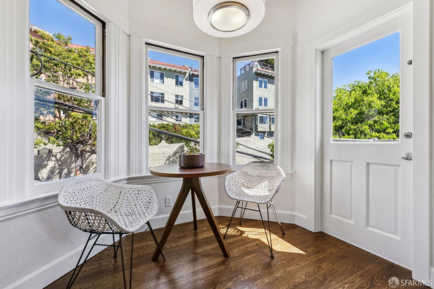 Detail Gallery Image 19 of 82 For 2260 Leavenworth St, San Francisco,  CA 94133 - 5 Beds | 4/1 Baths