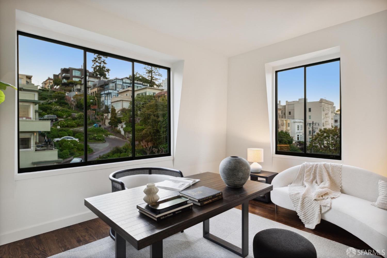 Detail Gallery Image 2 of 82 For 2260 Leavenworth St, San Francisco,  CA 94133 - 5 Beds | 4/1 Baths