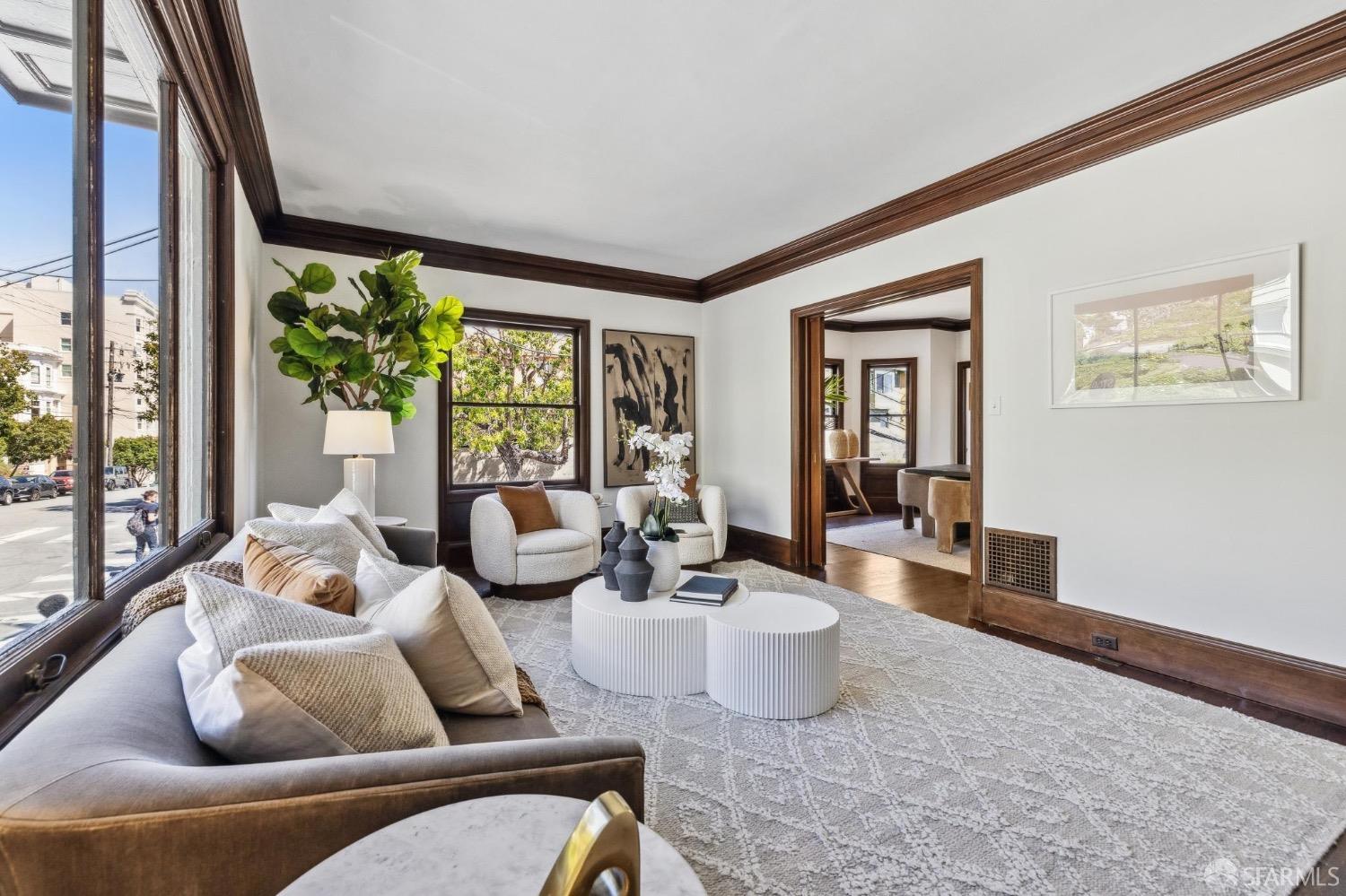 Detail Gallery Image 12 of 82 For 2260 Leavenworth St, San Francisco,  CA 94133 - 5 Beds | 4/1 Baths
