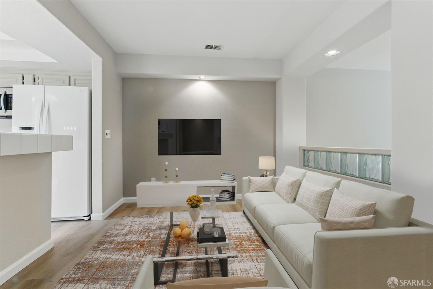 Detail Gallery Image 13 of 44 For 55 Erin Ln, Half Moon Bay,  CA 94019 - 2 Beds | 2/1 Baths
