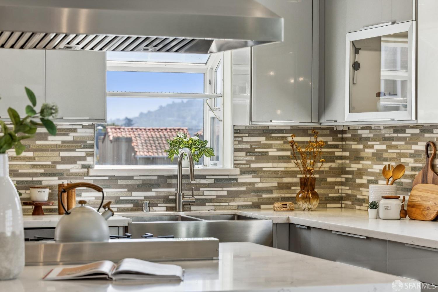 Detail Gallery Image 51 of 99 For 100 Pinehurst Way, San Francisco,  CA 94127 - 4 Beds | 4/1 Baths
