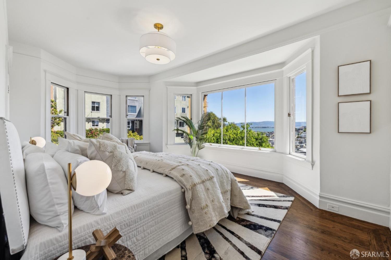Detail Gallery Image 41 of 82 For 2260 Leavenworth St, San Francisco,  CA 94133 - 5 Beds | 4/1 Baths