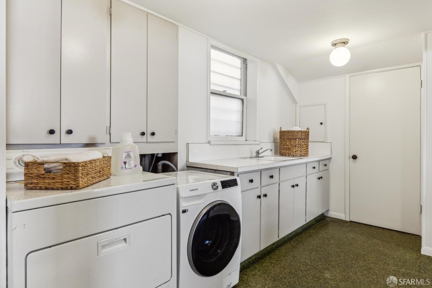 Detail Gallery Image 73 of 82 For 2260 Leavenworth St, San Francisco,  CA 94133 - 5 Beds | 4/1 Baths