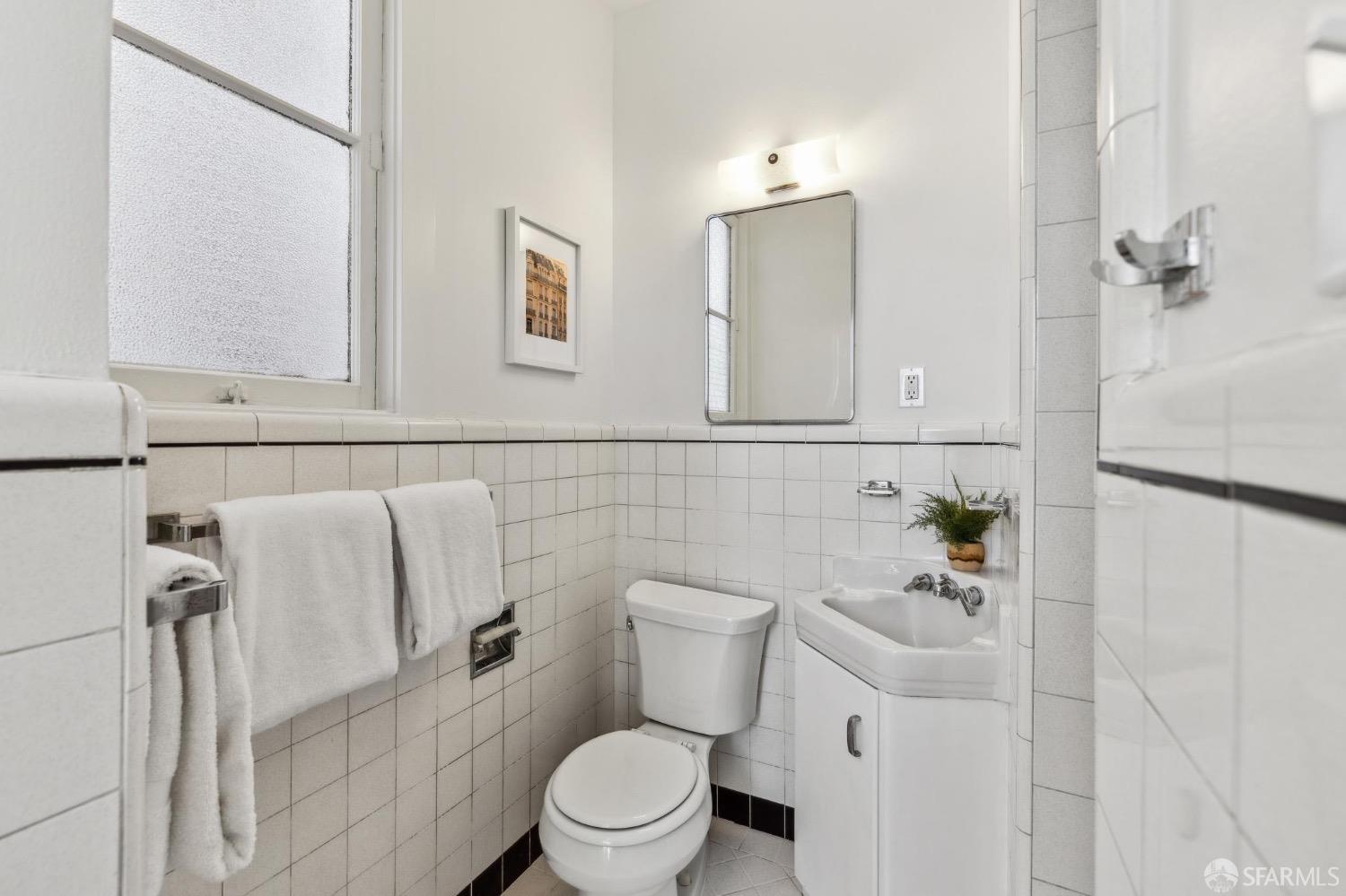 Detail Gallery Image 29 of 82 For 2260 Leavenworth St, San Francisco,  CA 94133 - 5 Beds | 4/1 Baths