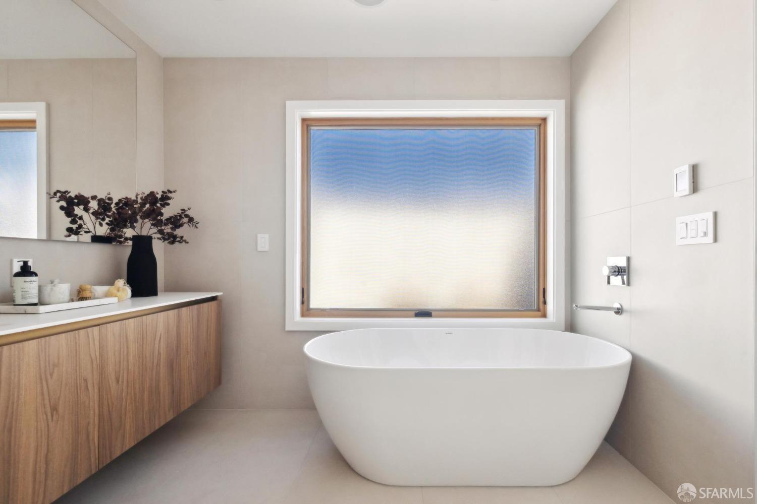 Detail Gallery Image 24 of 53 For 630 Precita Ave, San Francisco,  CA 94110 - 7 Beds | 5/2 Baths