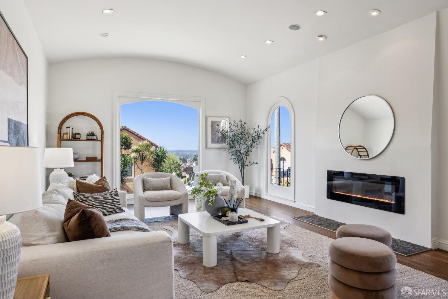 Detail Gallery Image 34 of 99 For 100 Pinehurst Way, San Francisco,  CA 94127 - 4 Beds | 4/1 Baths