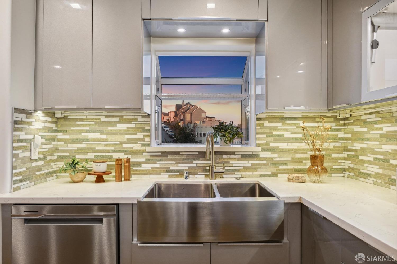 Detail Gallery Image 14 of 99 For 100 Pinehurst Way, San Francisco,  CA 94127 - 4 Beds | 4/1 Baths
