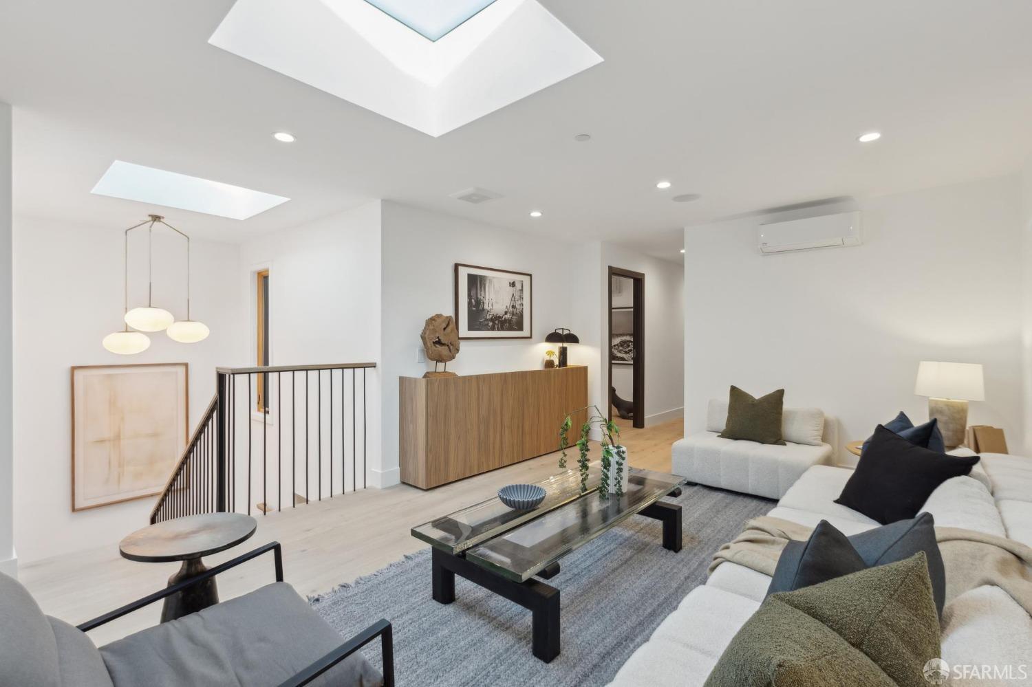 Detail Gallery Image 17 of 53 For 630 Precita Ave, San Francisco,  CA 94110 - 7 Beds | 5/2 Baths